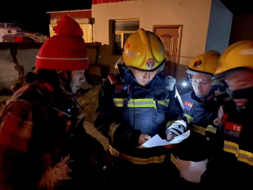 治多县消防救援大队开展“消防宣传 服务上门”救援服务活动